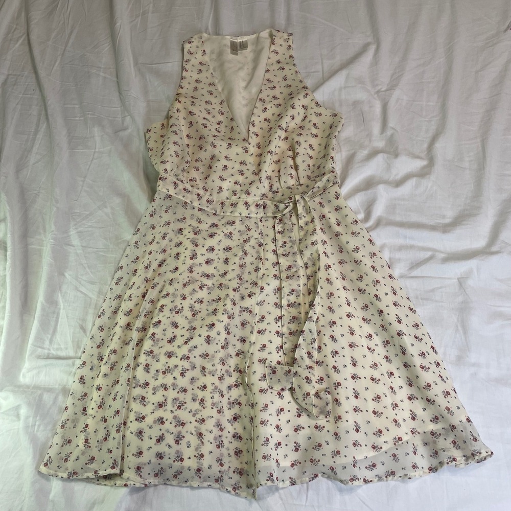 Forever 21 Dress Women Medium Cream Red Floral Sleeveless Fit Flare V-Neck Tie